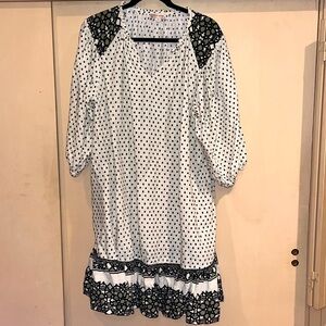 Knox Rose midi dress with boho flare. Has deep pockets.  Size medium